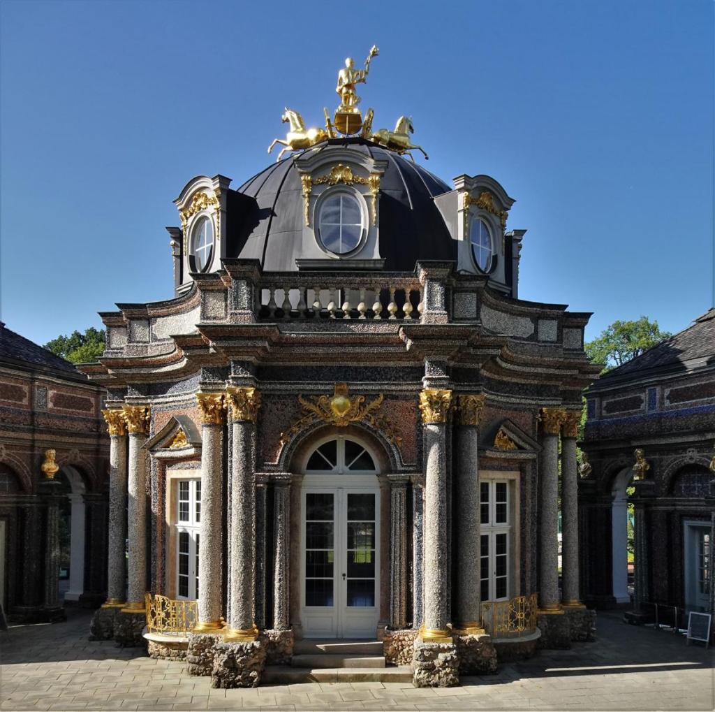 Eremitage: Neues Schloss Sonnentempel (2023)