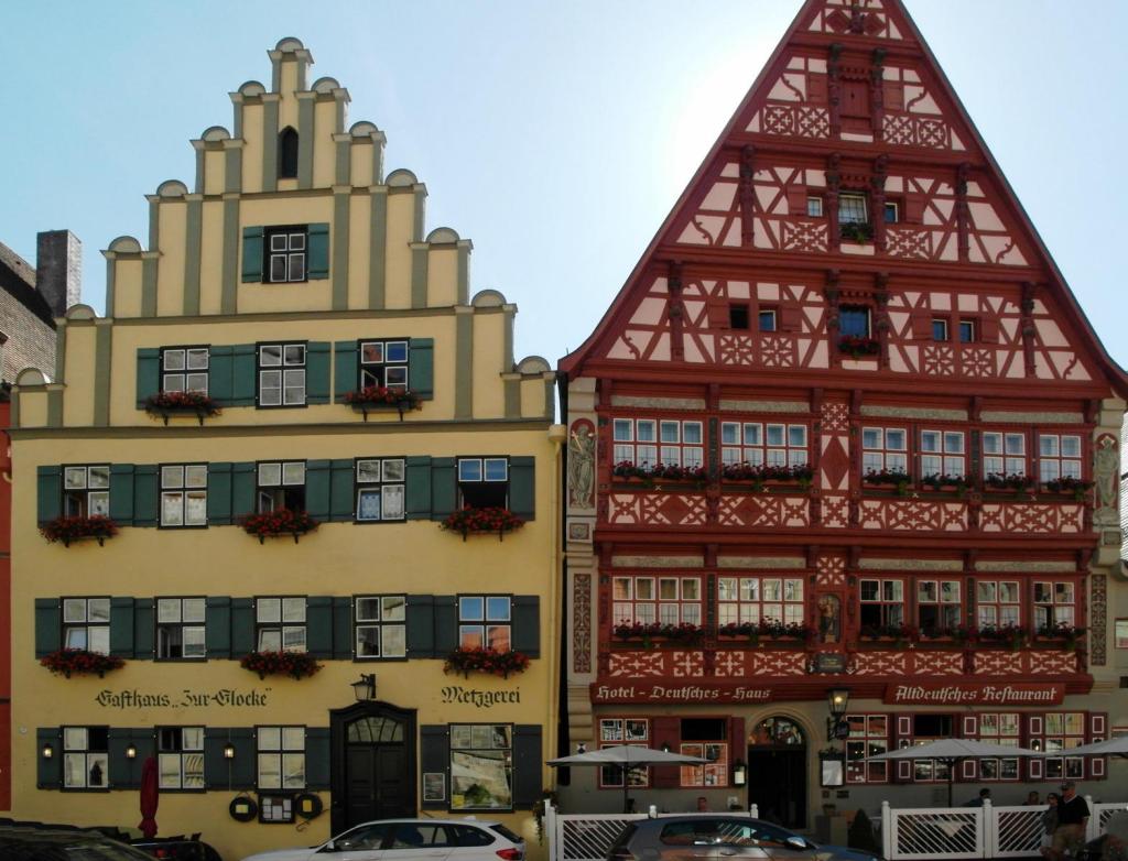 Dinkelsbühl: Weinmarkt - Zur Glocke und Deutsches Haus (2017)