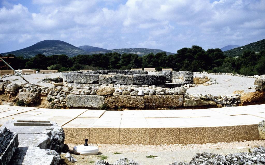 Epidauros: Asklepiosheiligtum - Tholos (1996)