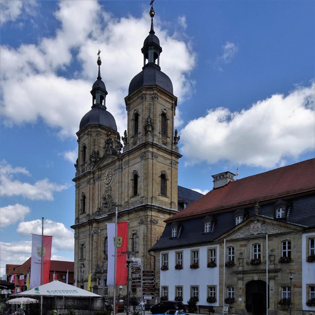 Gößweinstein: Wallfahrtskirche und Pfarrhaus (2023)