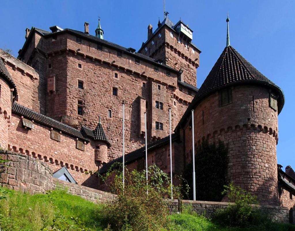 Hohkönigsburg: Erstes Tor, Hochschloss, Bergfried (2023)