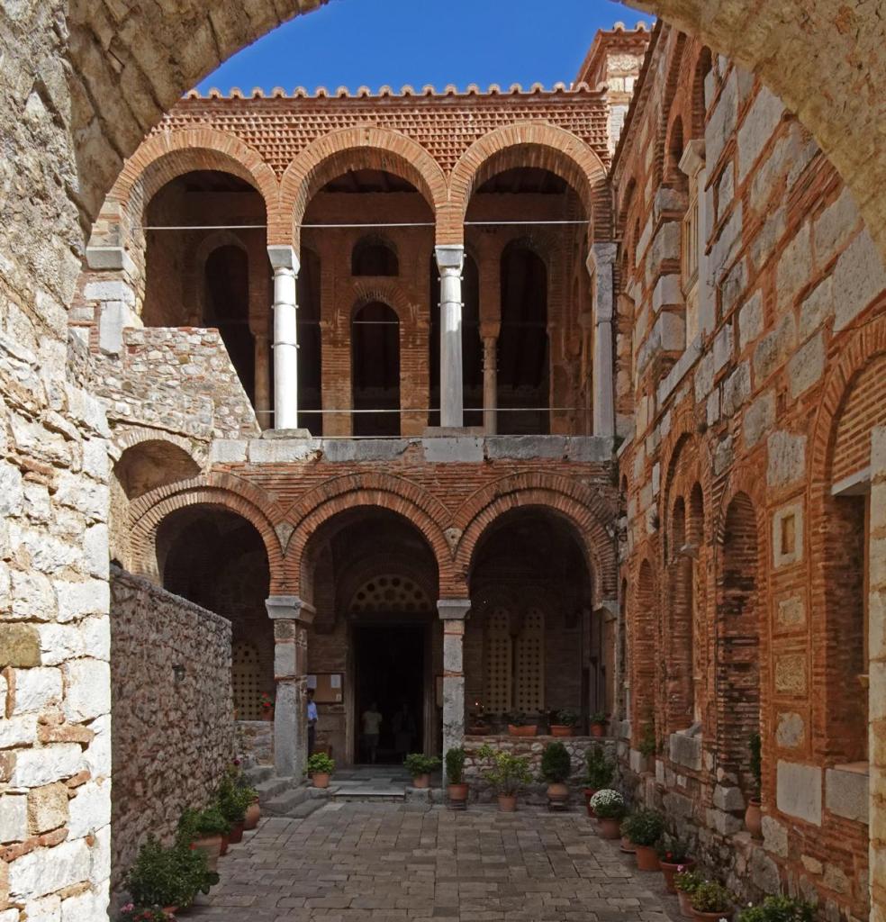 Hosios Lukas: Kloster Theotokoskirche - Eingang (2023)