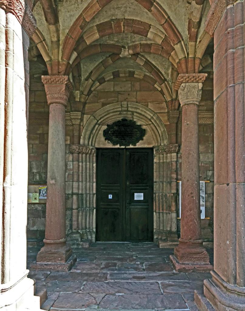 Lautenbach: Kirche Vorhalle mit Westportal (2023)