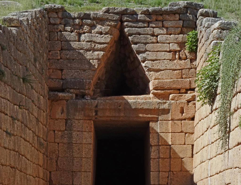 Mykene: sog. Schatzhaus des Atreus Eingang (2023)