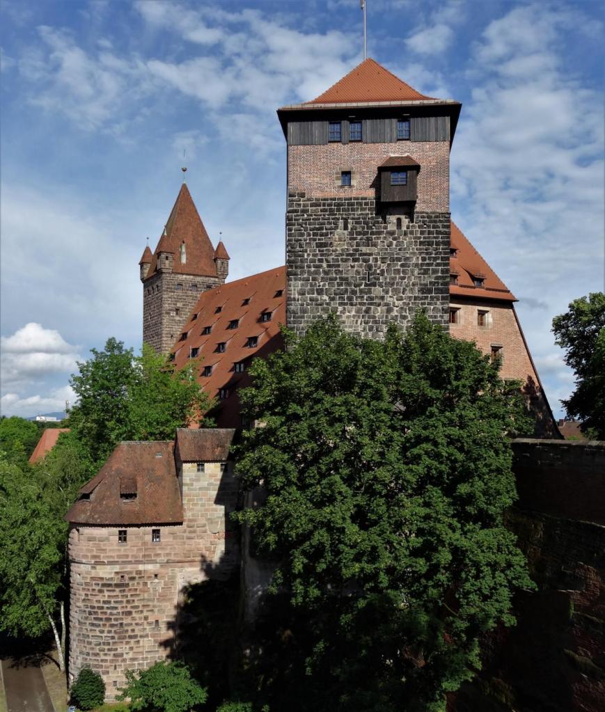 Nürnberg: Burg Fünfeckturm - Kaiserstallung - Luginsland (2022)