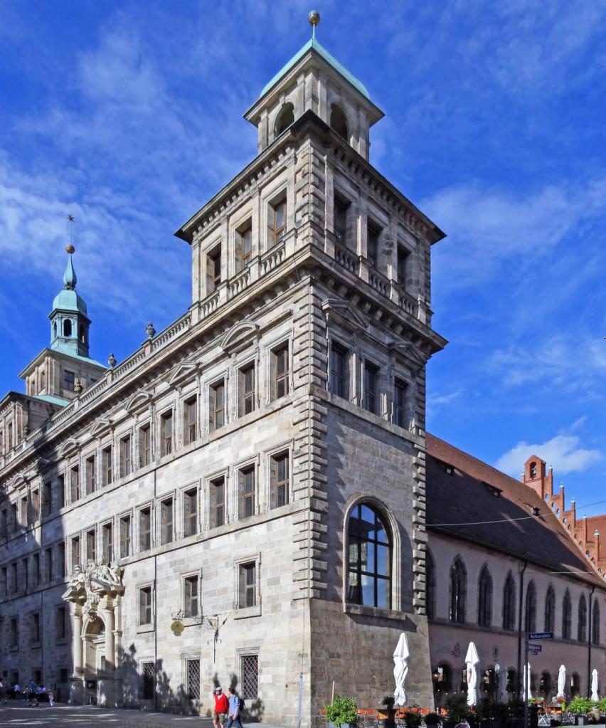 Nürnberg: Rathaus Wolff'scher Bau [links] und Saalbau [rechts] (2022)