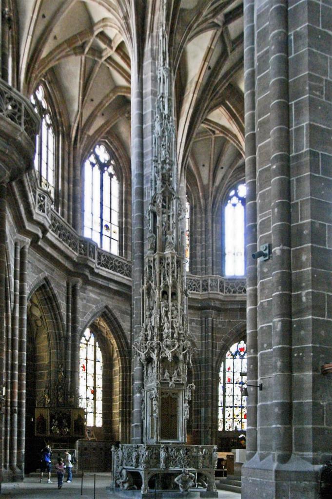 Nürnberg: Lorenzkirche Blick zum Sakramentshaus (2007)