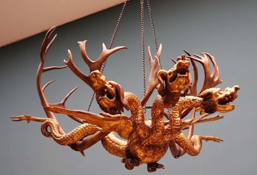 Nürnberg: Germanisches Nationalmuseum - Drachenleuchter von Veit Stoß (2022)