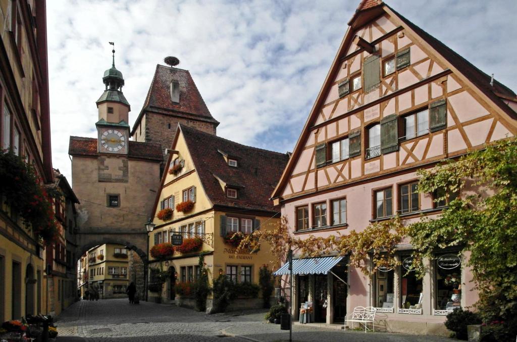 Rothenburg o. T.: Röderbogen und Markusturm (2016)