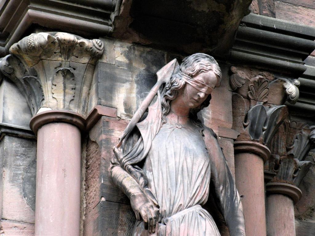 Straßburg: Münster Figur der Synagoge am Südportal (2011)