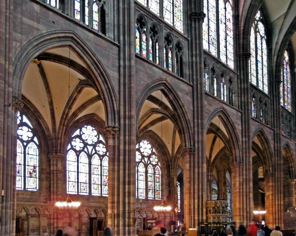 Straßburg: Münster Langhaus und nördliches Seitenschiff (2011)