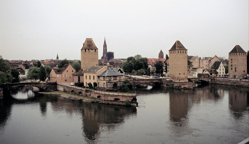 Straßburg: Gedeckte Brücken [Ponts Couverts] (1983)