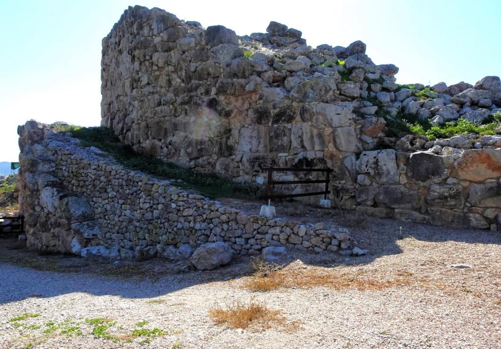 Tiryns: Burg Oberburg Rampe Ostseite (2023)