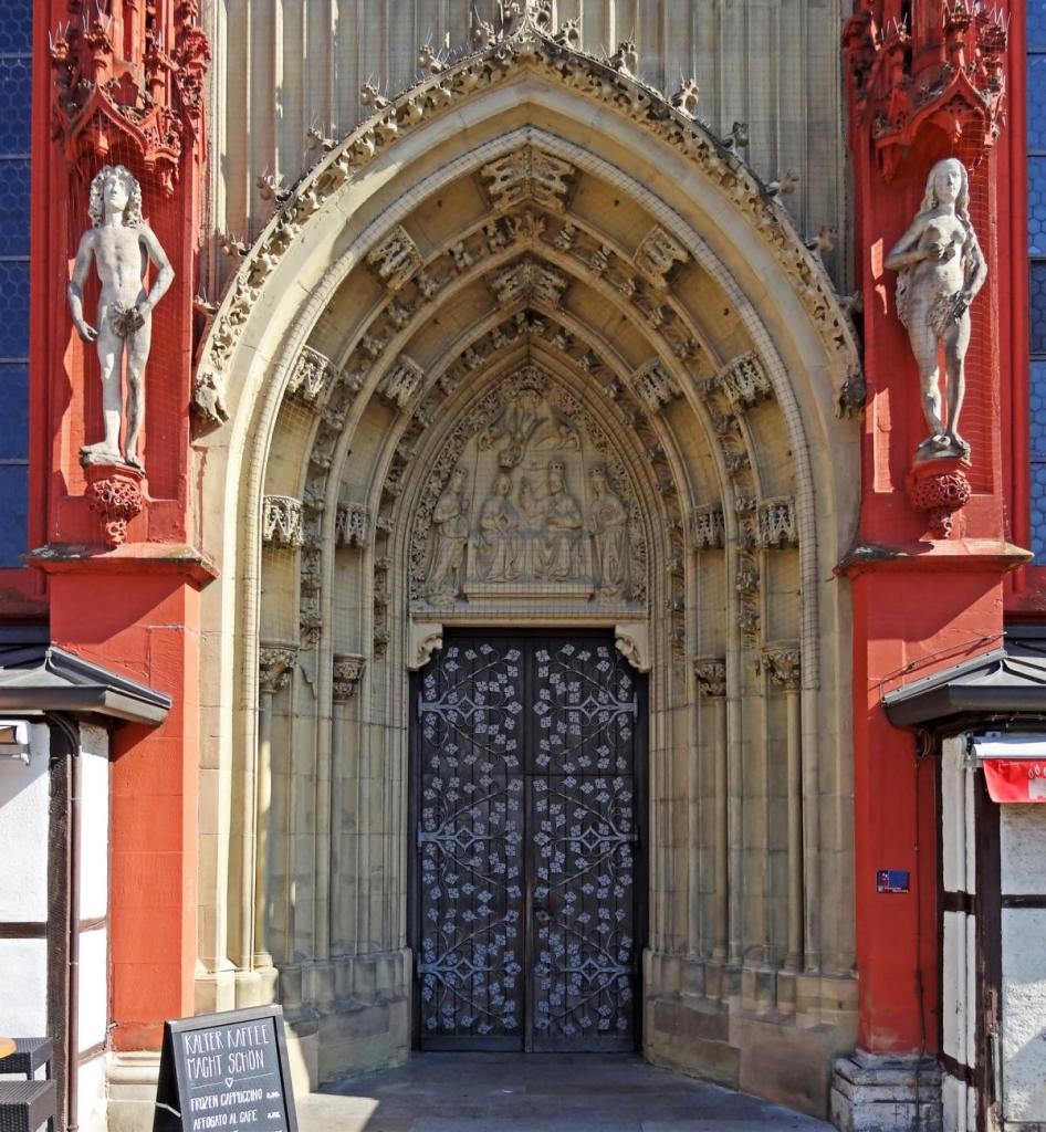 Würzburg: Marienkapelle Südportal mit Kopien von Adam und Eva von T. Riemenschneider (2022)