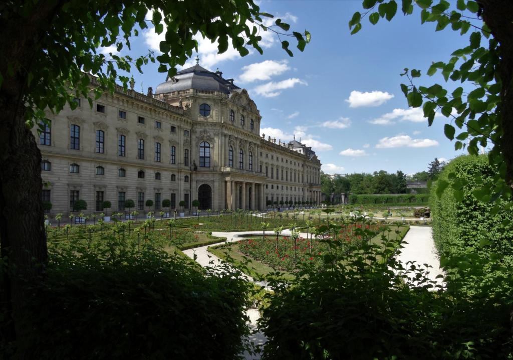 Würzburg: Residenz Hofgartenseite (2022)