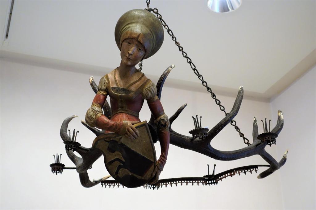 Würzburg: Mainfränkisches Museum [Museum für Franken] - Lüsterweibchen von T. Riemenschneider (2022)