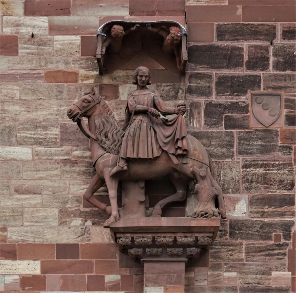 Basel: Münster Westseite - Figur des Hl. Martin (2023)