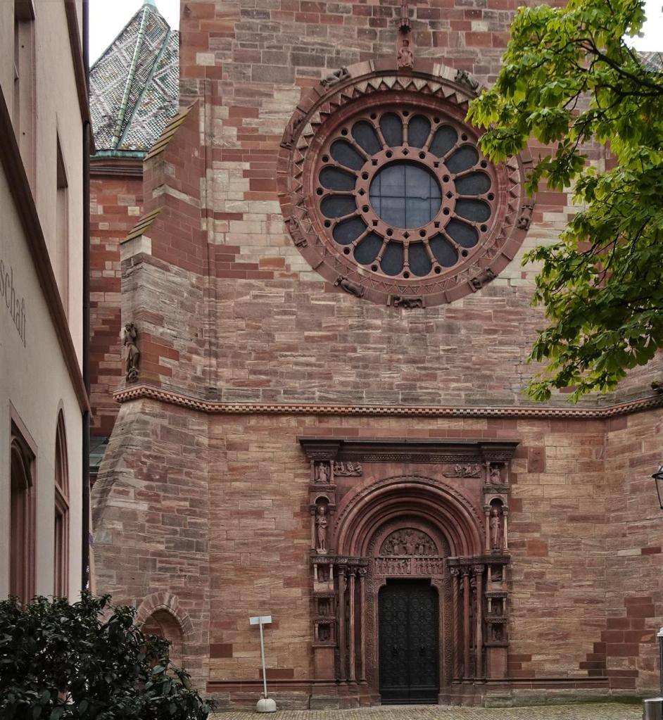 Basel: Münster Nordquerschiff mit Galluspforte (2023)