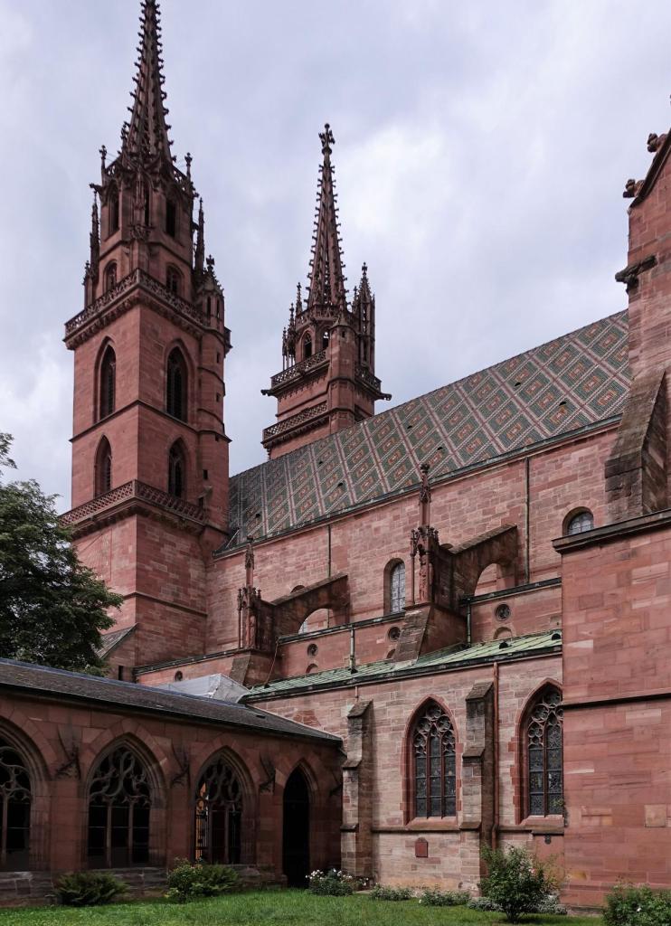 Basel: Münster Südseite und Großer Kreuzgang (2023