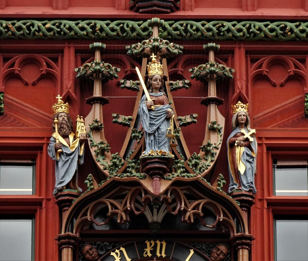 Basel: Rathaus Statuen von Heinrich II., Justitia, Kunigunde [Kopien] (2023)