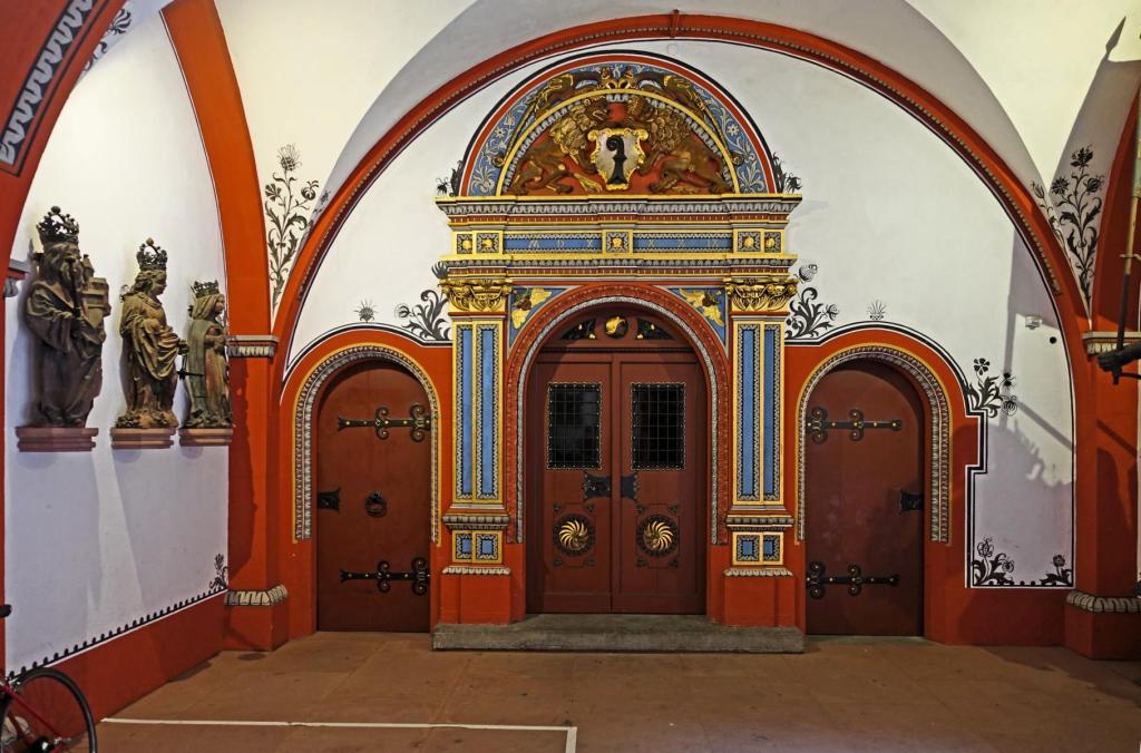 Basel: Rathaus Innenhof - Renaissanceportal (2023)