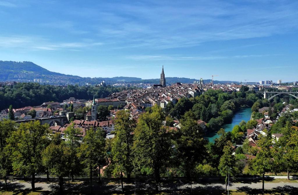 Bern: Blick vom Rosengarten auf die Altstadt (2023)