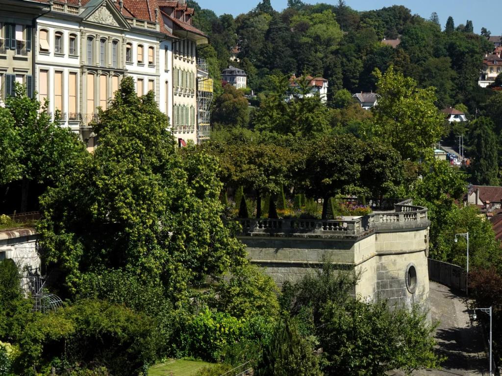 Bern: Erlacher Hof Gartenseite (2023)