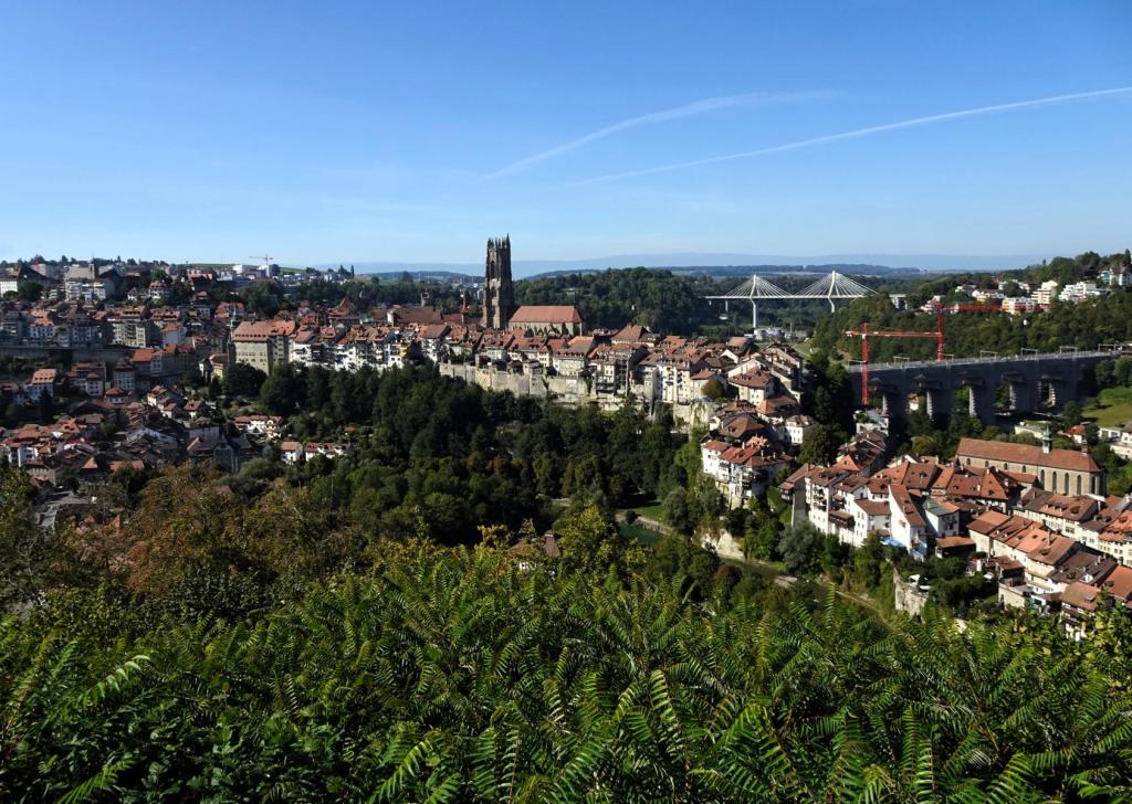 Freiburg [Fribourg]: Blick von der Loretokapelle (2023)