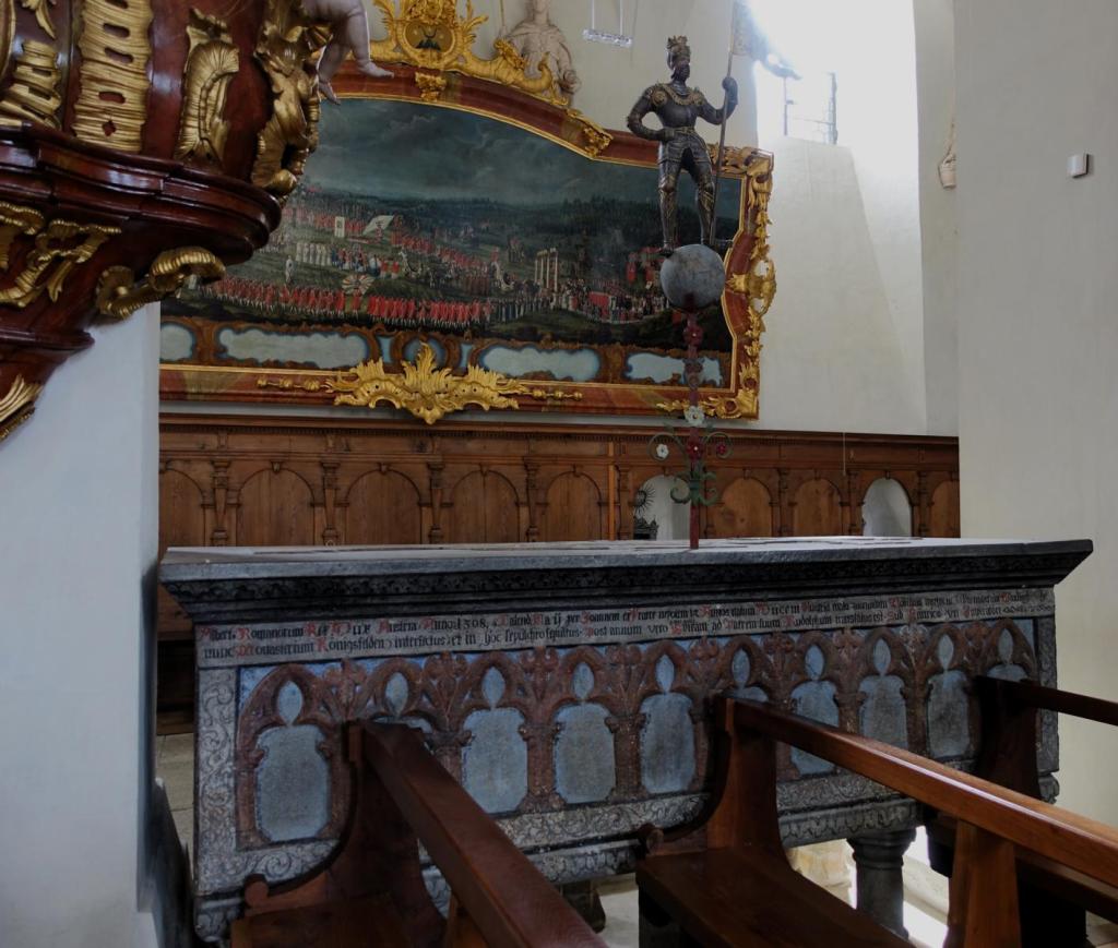 Wettingen: Zisterzienserklosterkirche - Sarkophag König Albrecht I. [provisorisch], dann Graf Rudolf III., darüber Prozession (2023)