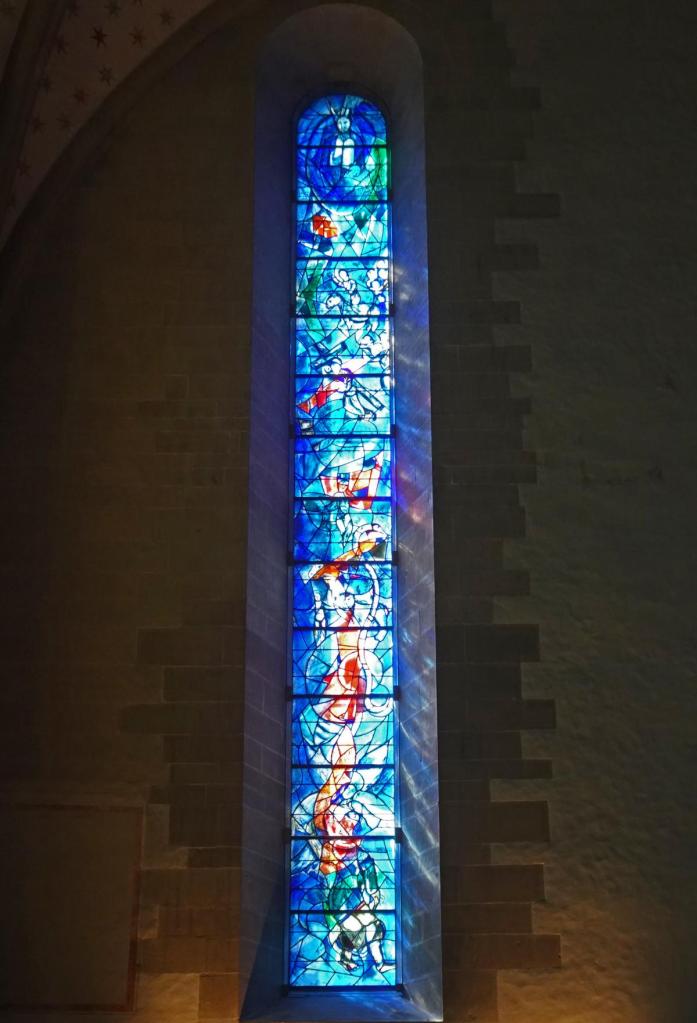 Zürich: Fraumünster Chorfenster von Marc Chagall [Gesetzesfenster] (2023)