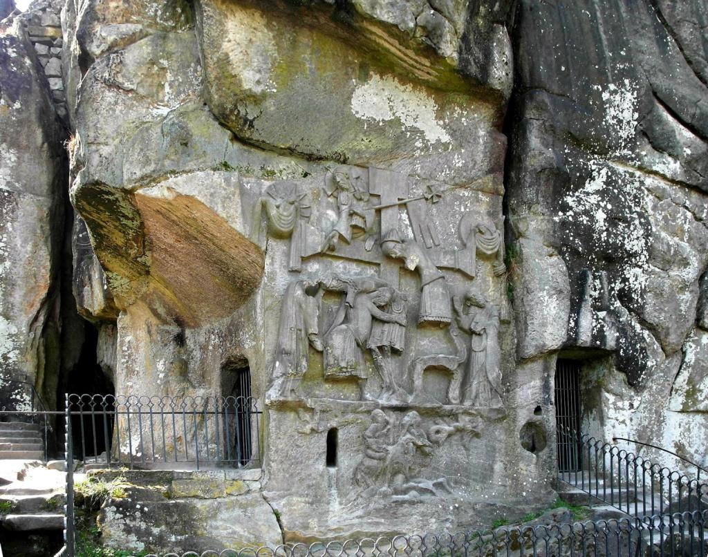 Externsteine: Kreuzabnahmerelief (2011)