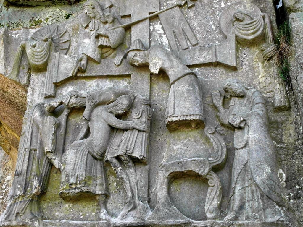 Externsteine: Kreuzabnahmerelief (2011)