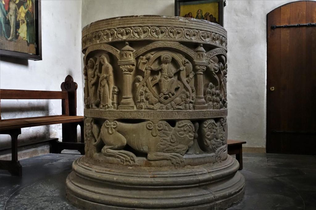 Freckenhorst: Stiftskirche Taufstein (2023)