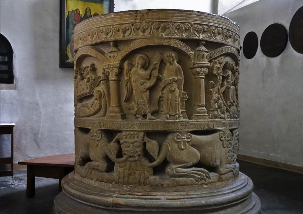 Freckenhorst: Stiftskirche Taufstein (2023)