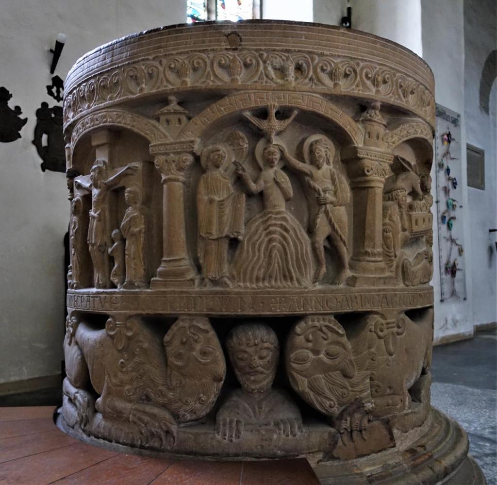 Freckenhorst: Stiftskirche Taufstein (2023)