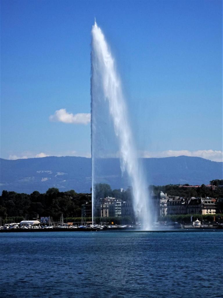 Genf: Wasserfontäne = Jet d'eau (2023)