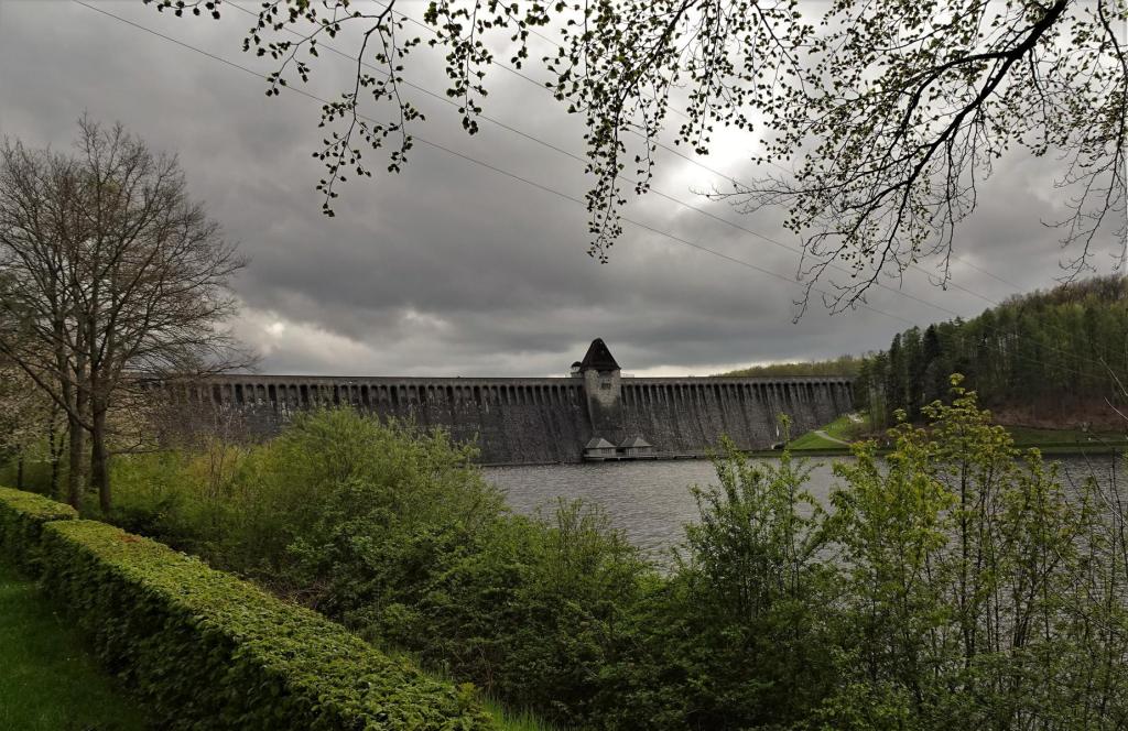 Möhnesee: Blick zur Staumauer (2023)