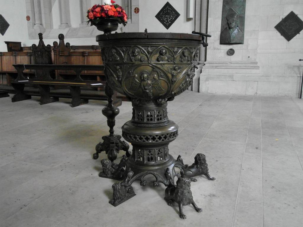 Münster: Dom Bronzetaufbecken (2020)