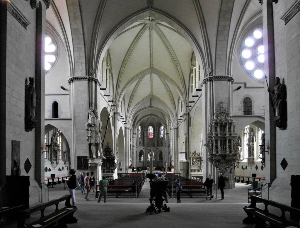 Münster: Dom Blick vom Westwerk nach Osten (2020)