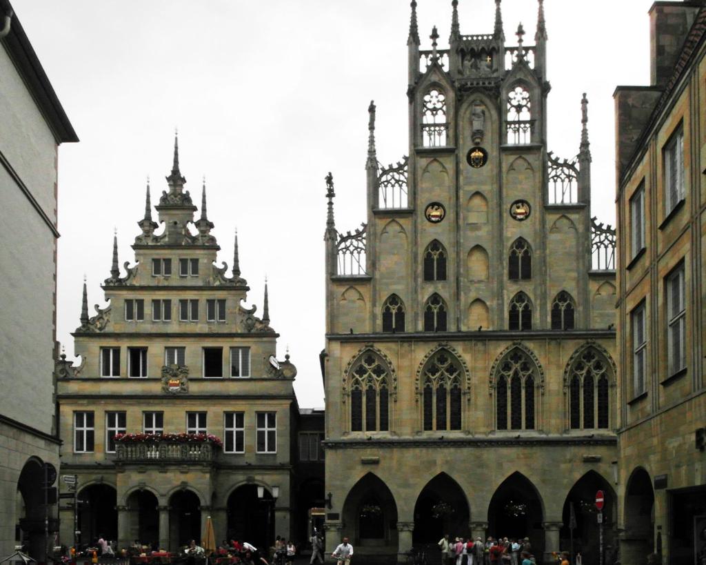 Münster: Prinzipalmarkt Stadtweinhaus und Rathaus (2012)