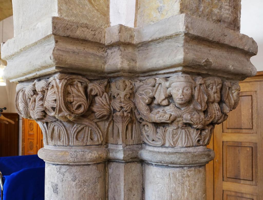 Osnabrück: Dom Sakristei - Kapitell des Mittelpfeilers (2022)