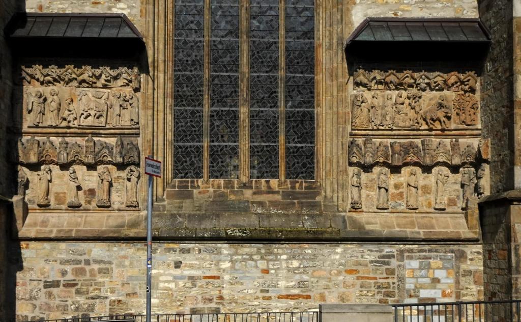 Paderborn: Dom Südquerhaus Reliefs (2024)