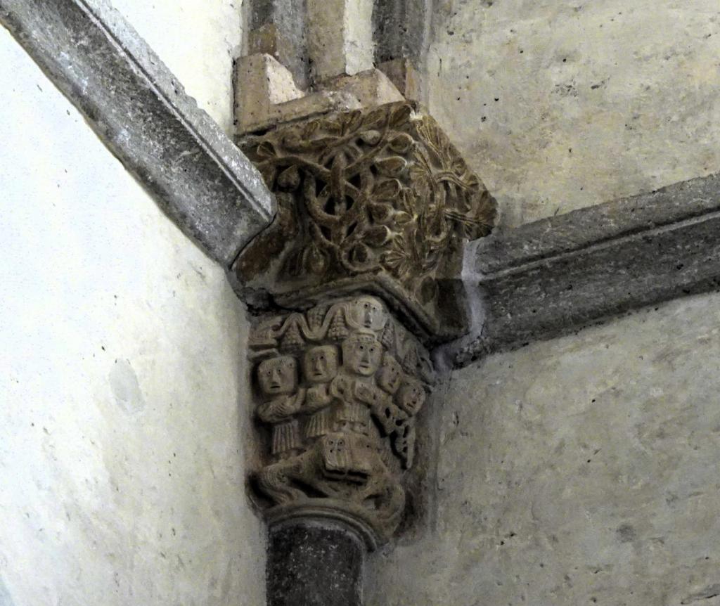 Peterlingen [Payerne]: Abteikirche Kapitell im Südquerschiff (2023)