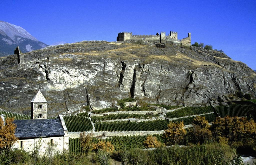 Sitten [frz. Sion]: Burg Tourbillon (1989)