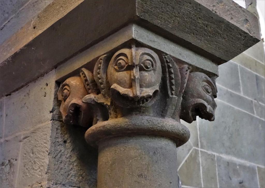 Soest: Petrikirche Kapitell am Bogen zum Seitenschiff (2023)