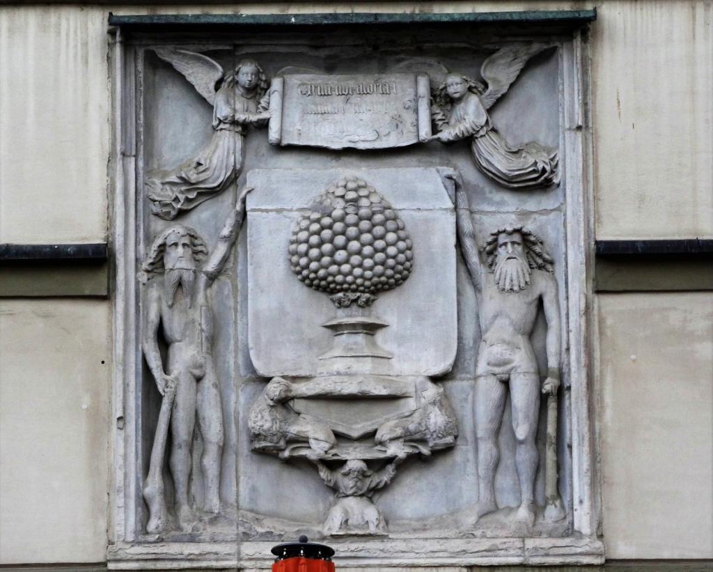 Augsburg: Rathaus Rückseite - Relief vom Vorgängerbau [1450] (2016)