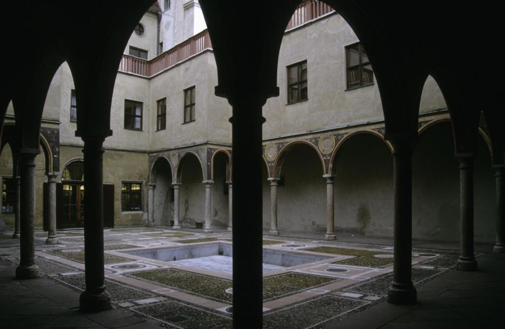 Augsburg: Fuggerhäuser Damenhof (1989)