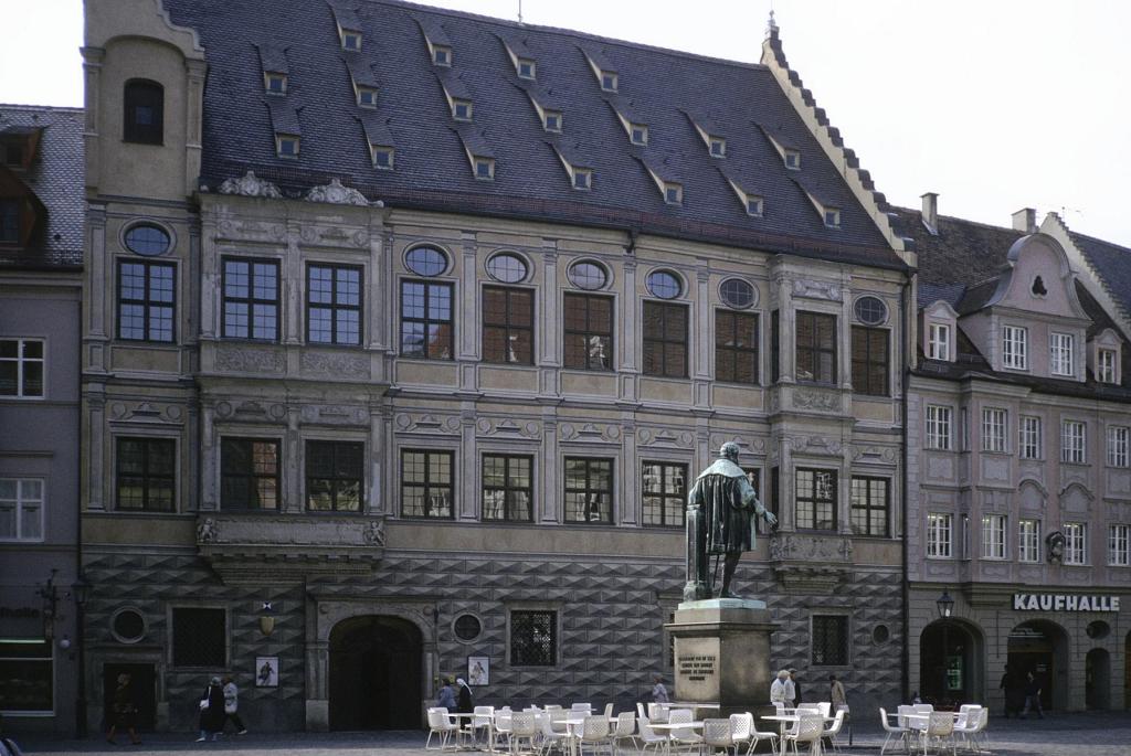 Augsburg: Welserhaus = Maximilianmuseum (1989)