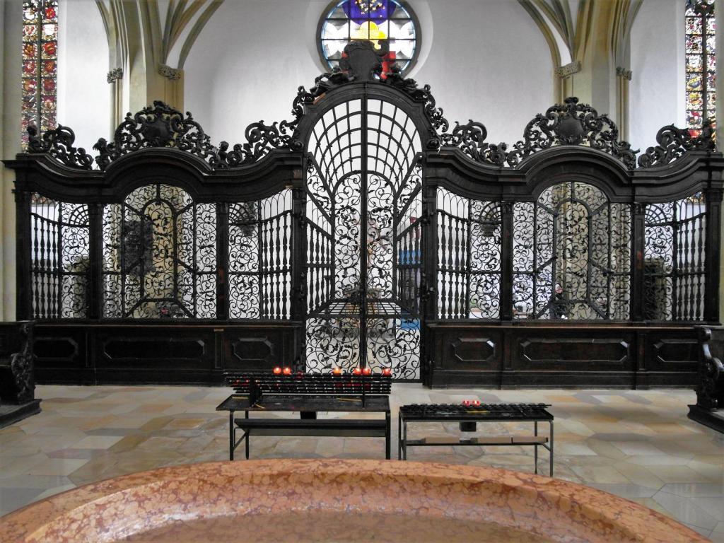 Augsburg: St. Ulrich und Afra Gitter des Vorraums (2016)