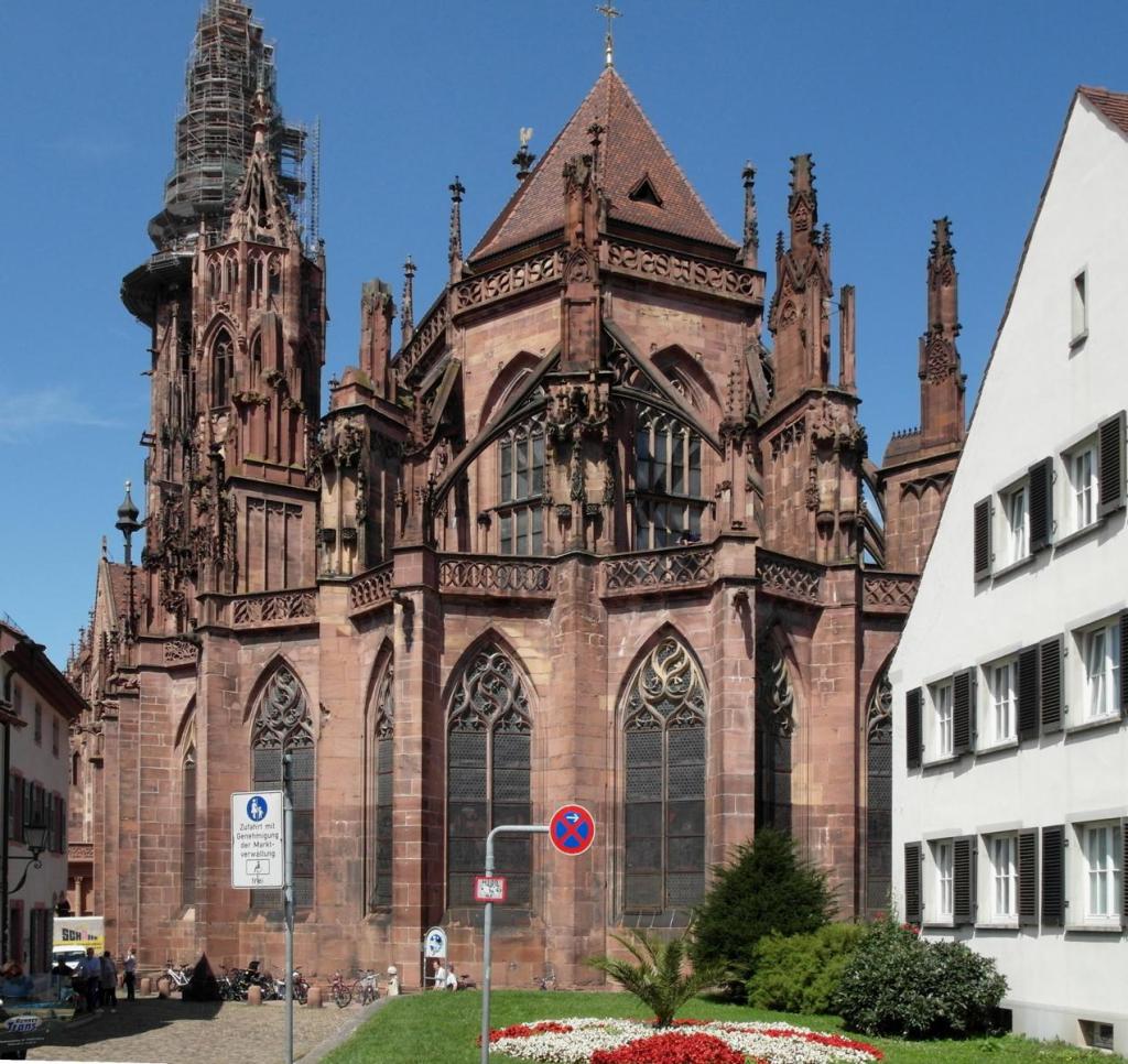 Freiburg: Münster Ostseite (2011)